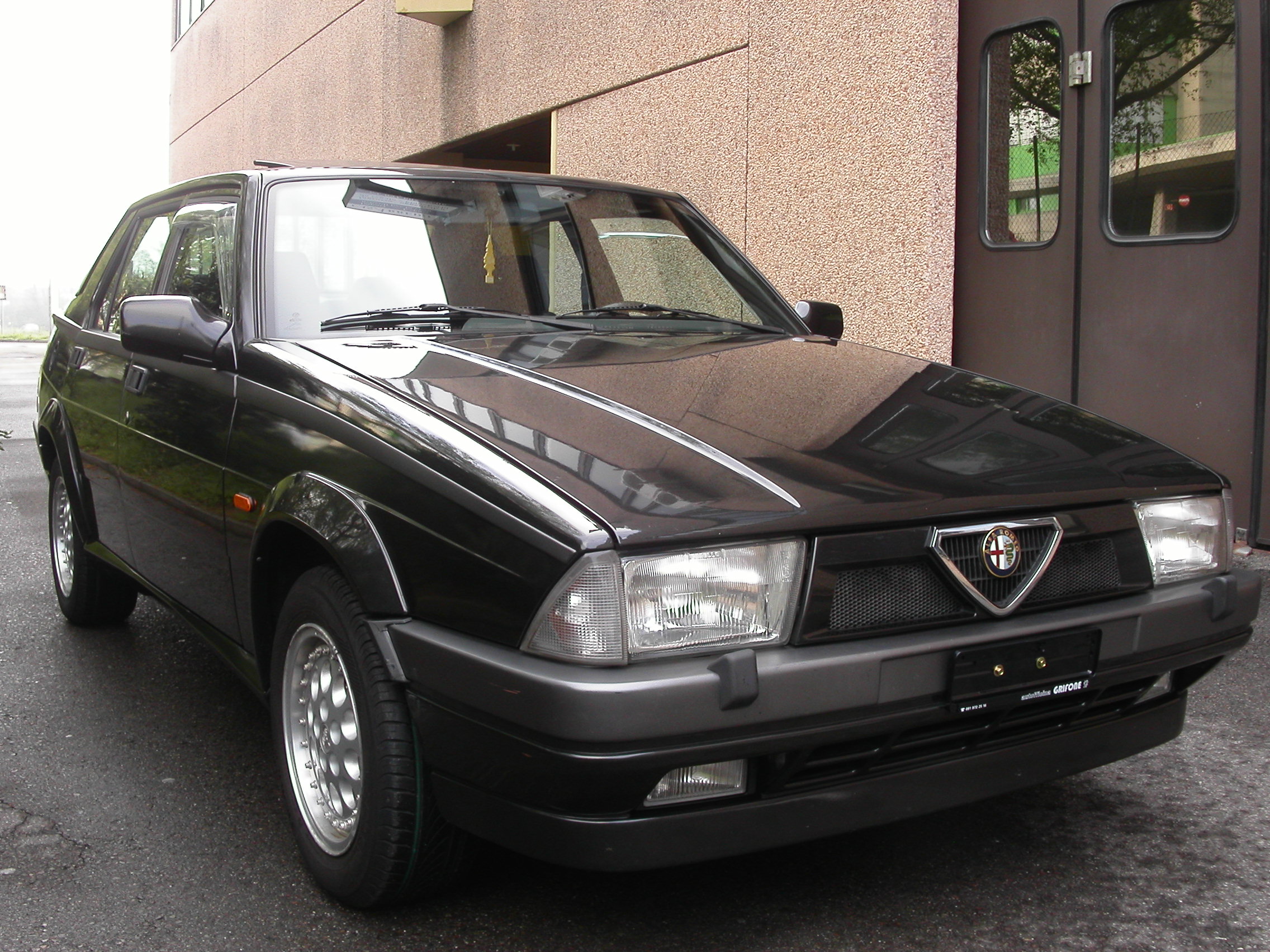 Alfa 75 T.S limited